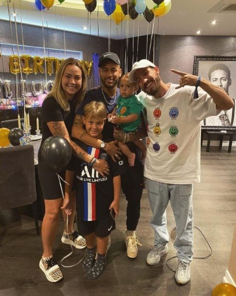 Neymar e Carol família