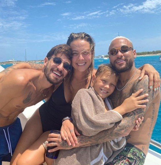 Neymar e Carol família