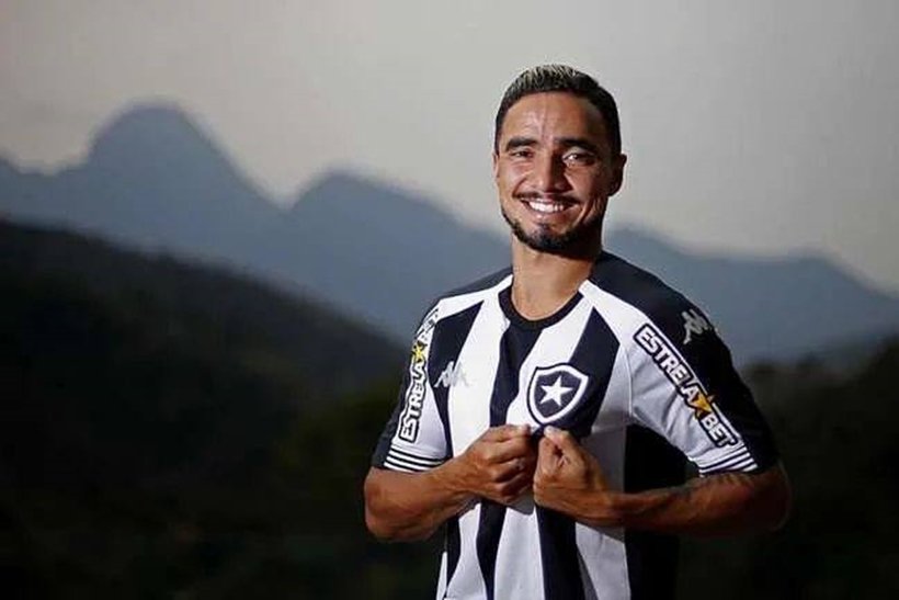 Após Vitória Jogador Do Botafogo Celebra “tá Liberado Transar” Metrópoles 2631