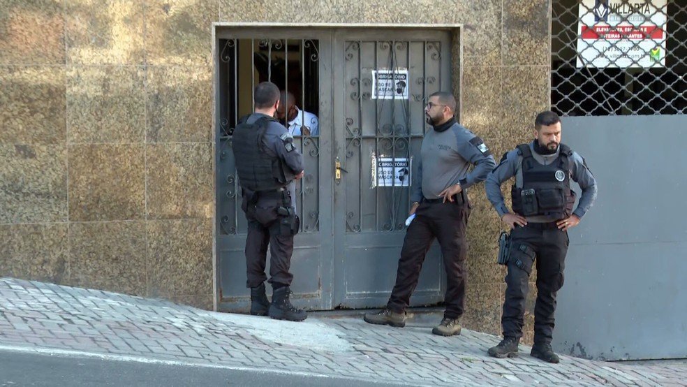 Policiais cumprem mandado na Câmara de Vereadores de Caxias
