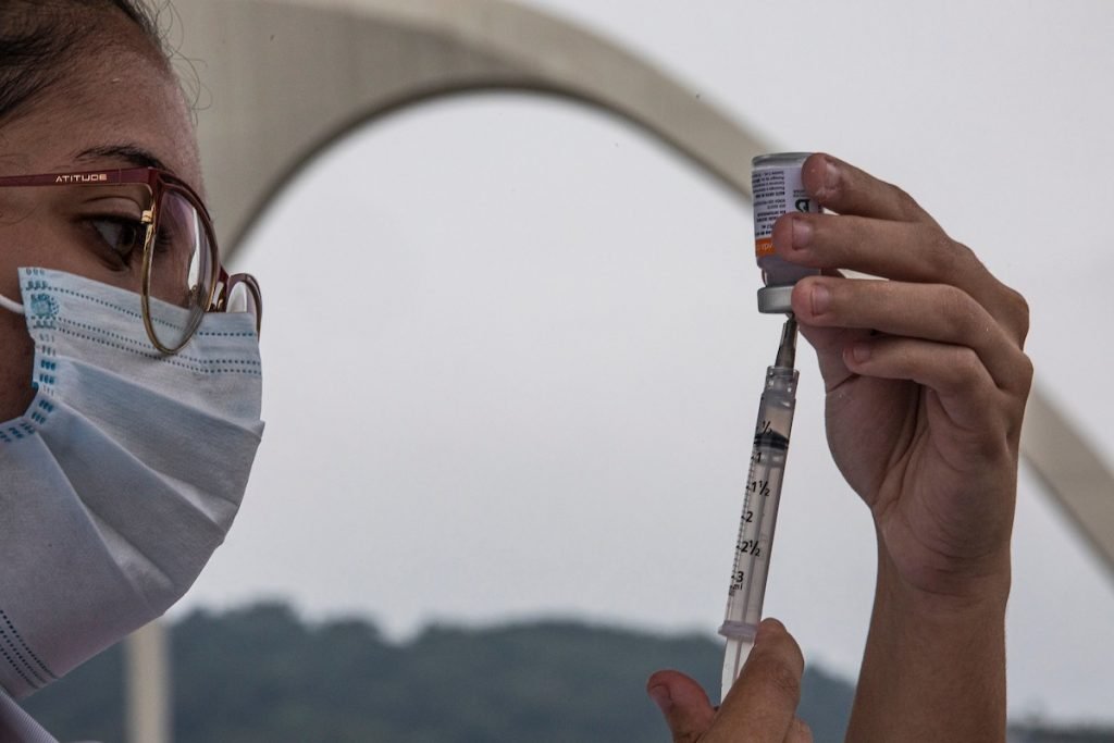 Vacinação no Rio acontece em 280 pontos da cidade
