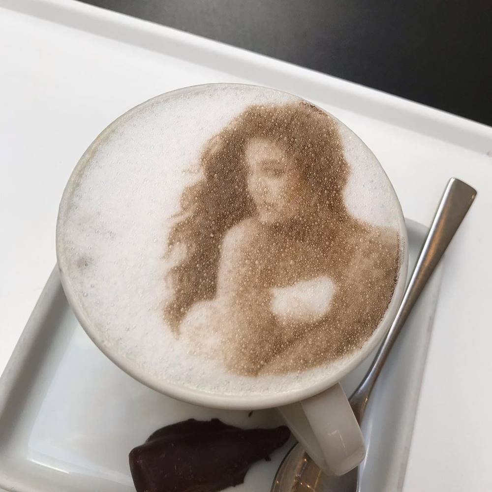 Innova Café, coffee selfie