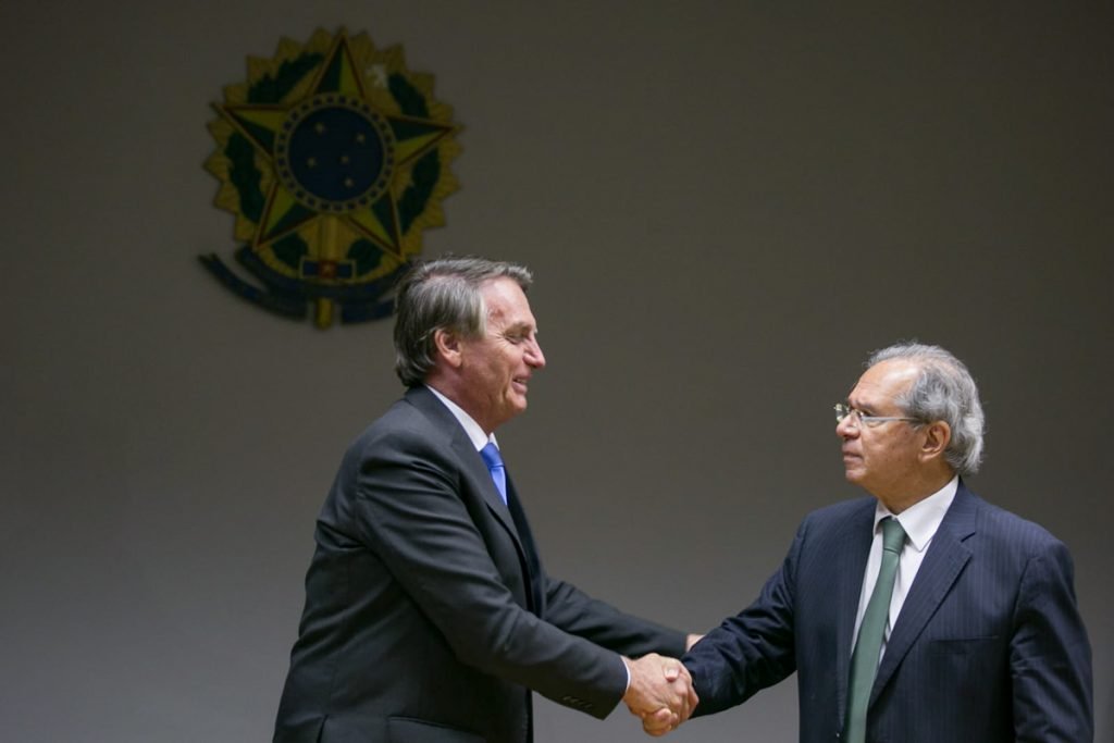 Presidente Jair bolsonaro e o ministro da economia Paulo Guedes durante coletiva teto de gastos crise economia