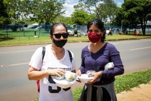 Venezuelanas enfrentam fila de Centro POP para receberem alimentos