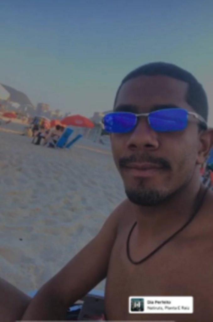 Homem na praia