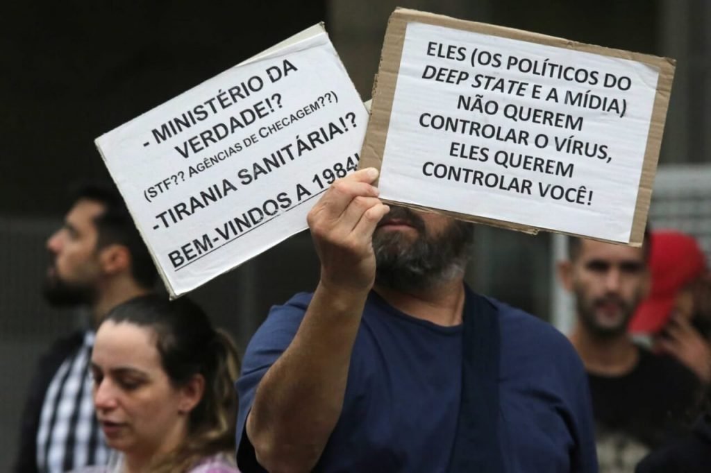 Protesto contra passaporte da vacina em SP
