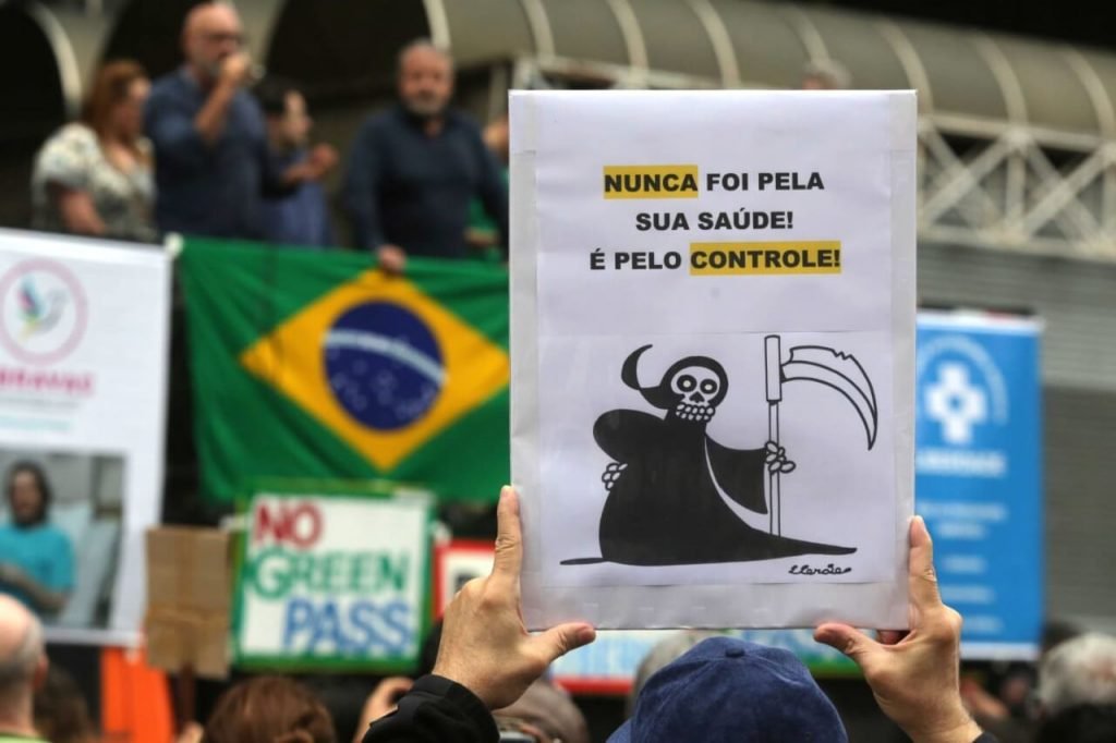 Protesto contra passaporte da vacina em SP