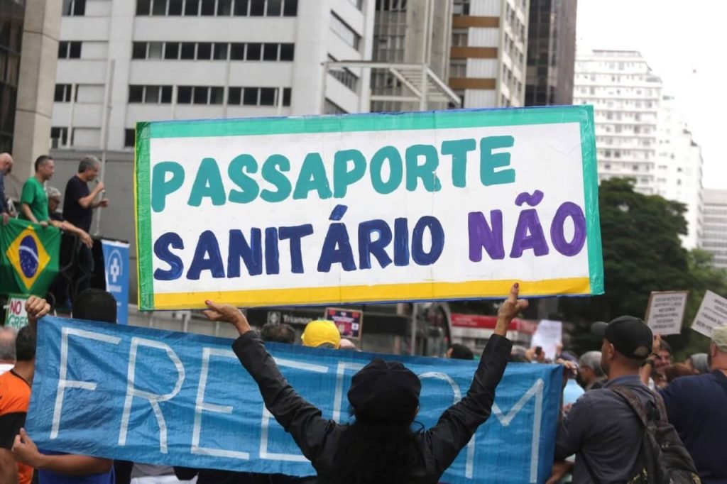 Protesto contra passaporte da vacina em SP