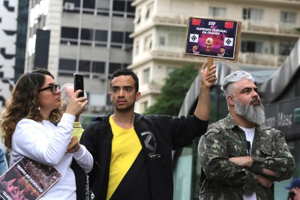 Protesto contra passaporte da vacina em SP