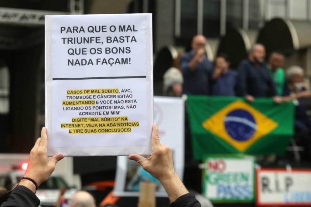 Protesto contra passaporte da vacina em SP