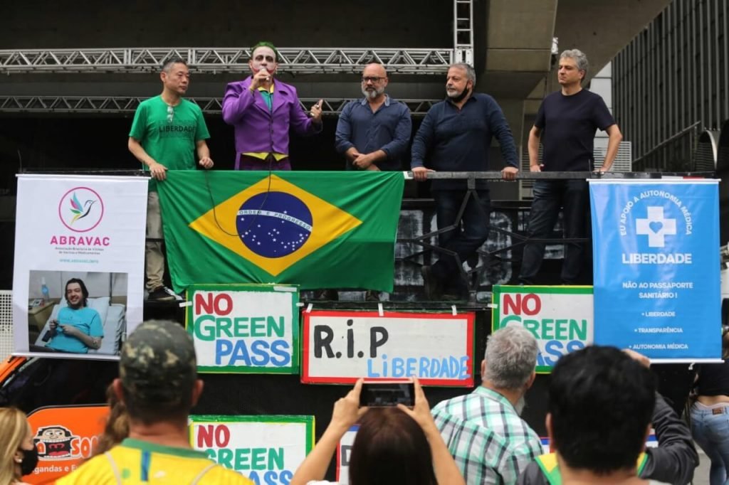 Protesto contra passaporte da vacina em SP