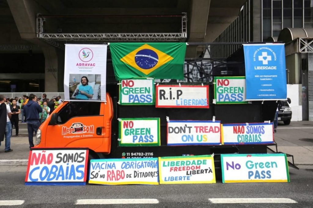 Protesto contra passaporte da vacina em SP