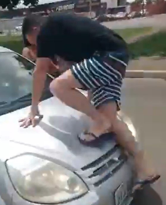 EMPRESÁRIO se revolta e ataca mulher durante briga de trânsito
