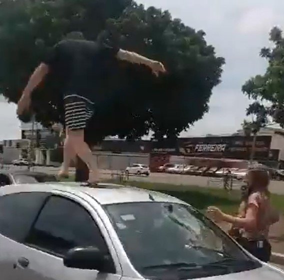 EMPRESÁRIO se revolta e ataca mulher durante briga de trânsito