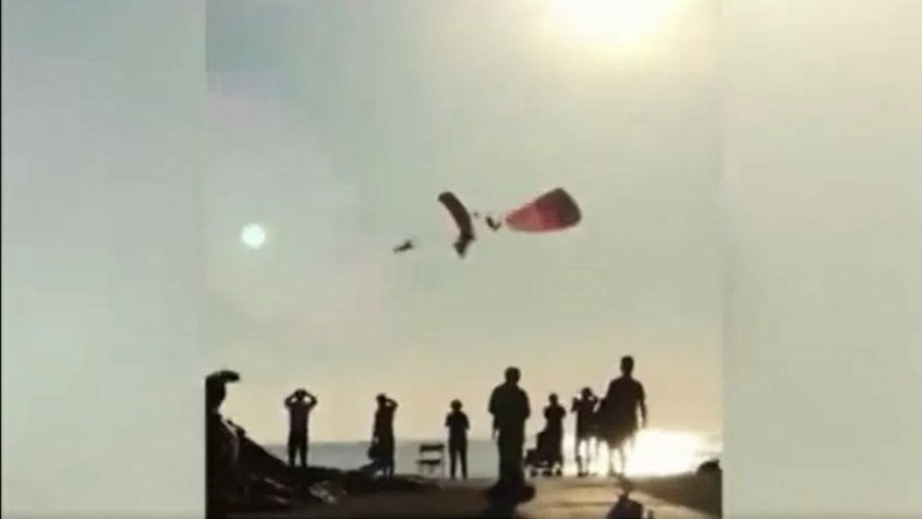 Parapentes colidem durante voo na Turquia. Veja vídeo