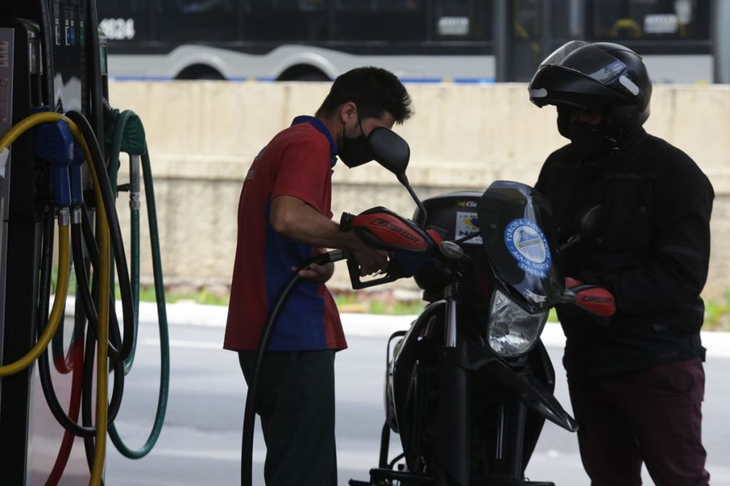 Posto de combustível gasolina - Preço
