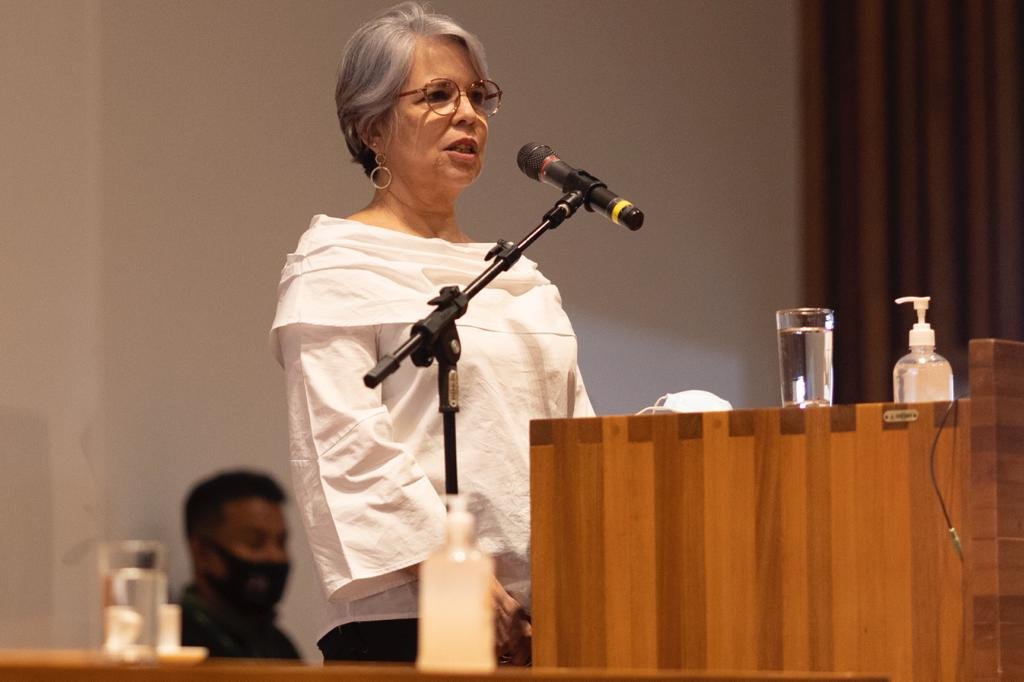 Hélvia Paranaguá, secretária de Educação do DF