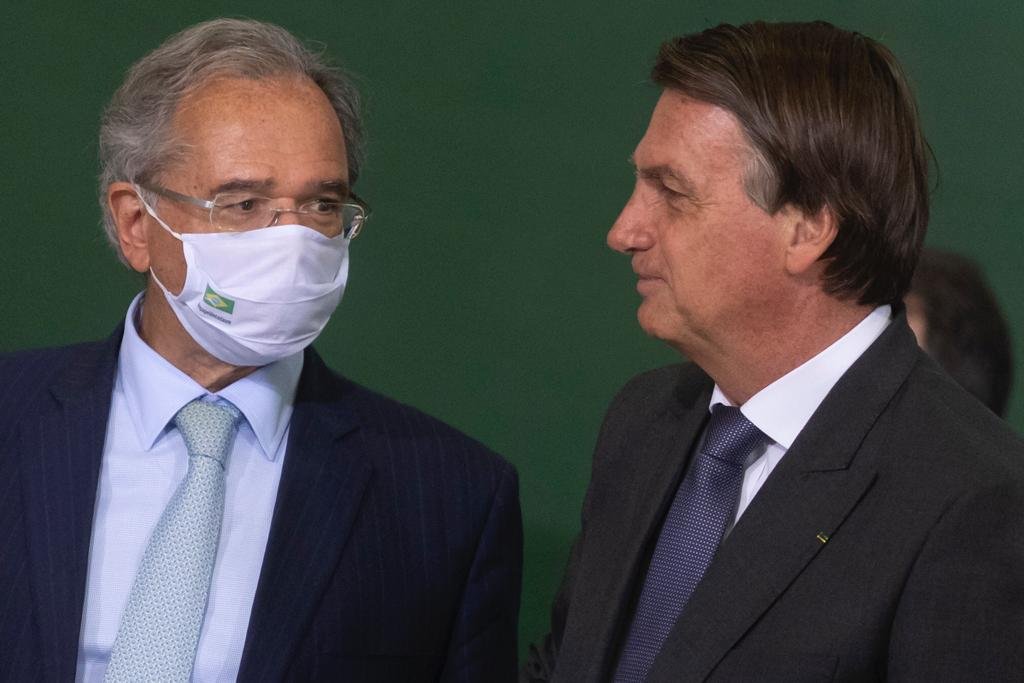 Bolsonaro prorroga por dois anos desoneração da folha de pagamento