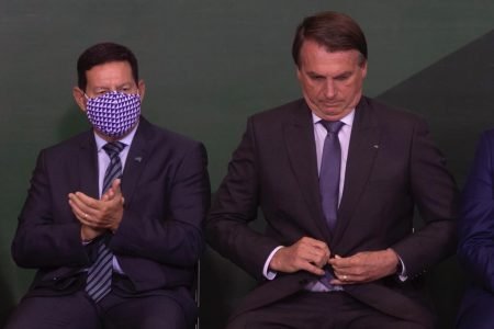 Mourão e Bolsonaro durante agenda presidente jair bolsonaro Evento de lançamento do Programa Nacional de Crescimento Verde no Palácio do Planalto