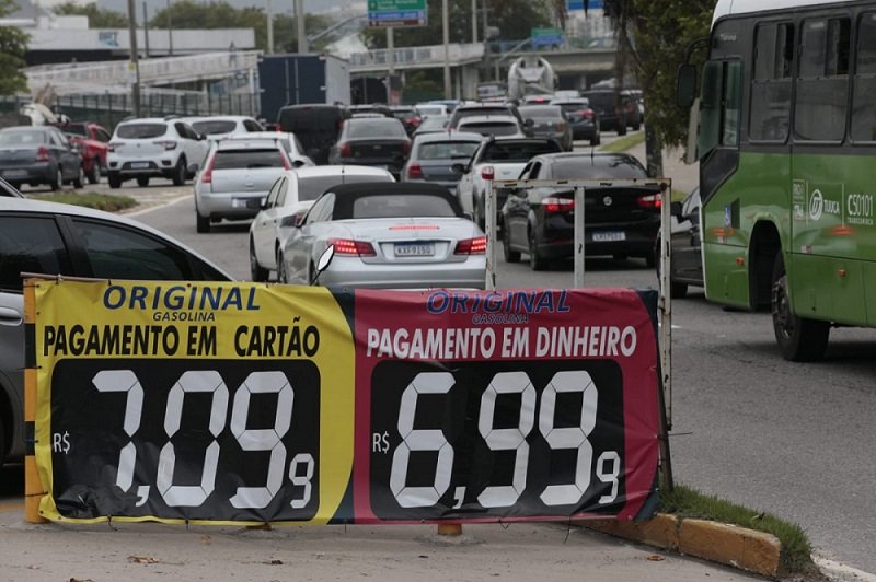 Em um posto da Barra da Tijuca, na zona oeste do Rio, a gasolina era vendida a R$ 7,09 o litro