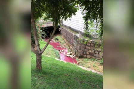 Rio vermelho em Morungaba (SP)