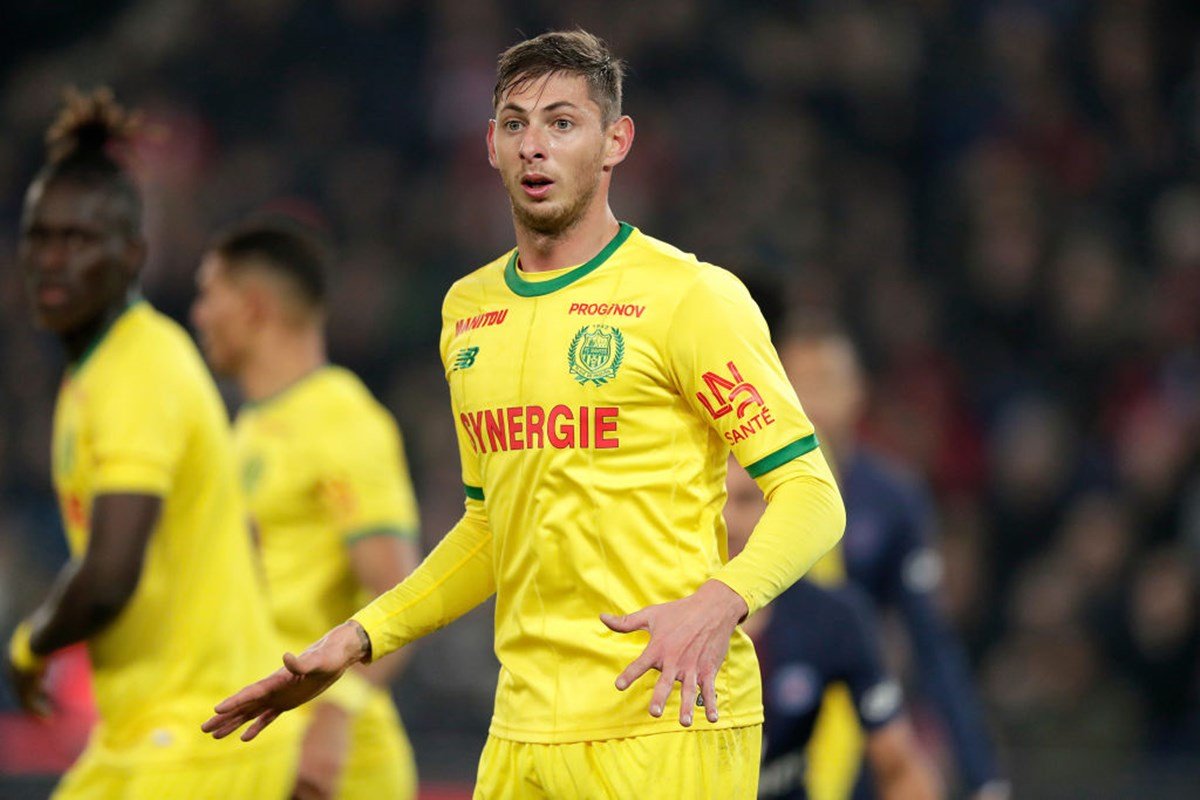 TV britânica divulga conversa entre Emiliano Sala e jogador do Cardiff que  organizou o voo, futebol internacional