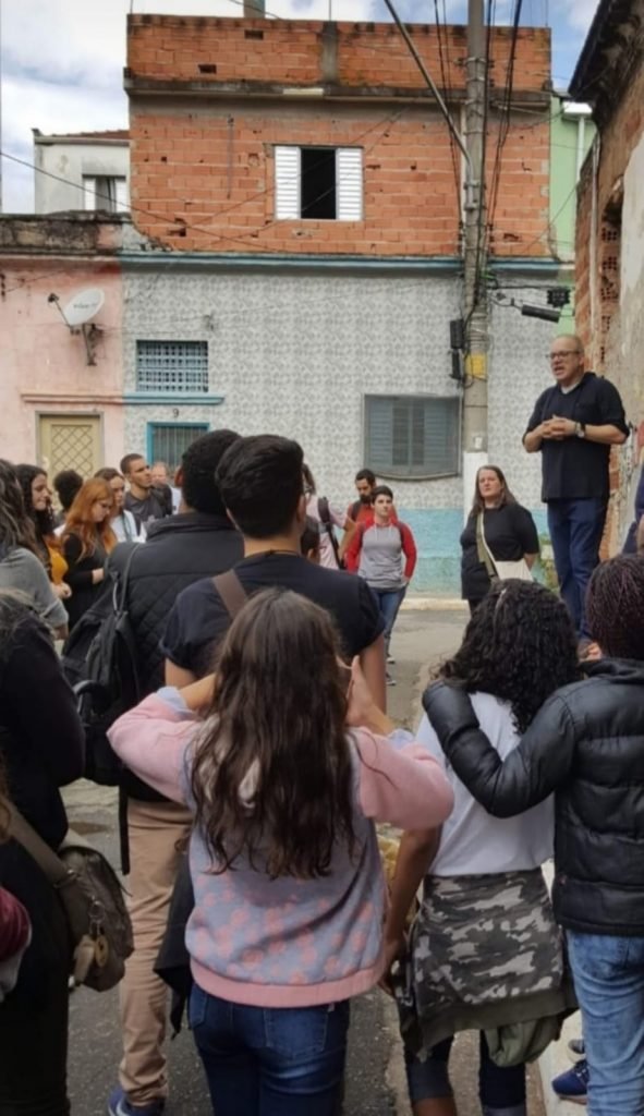 Professo brasileiro Paulo Magalhães, 56 anos, selecionado pelo Global Teacher Award 2021