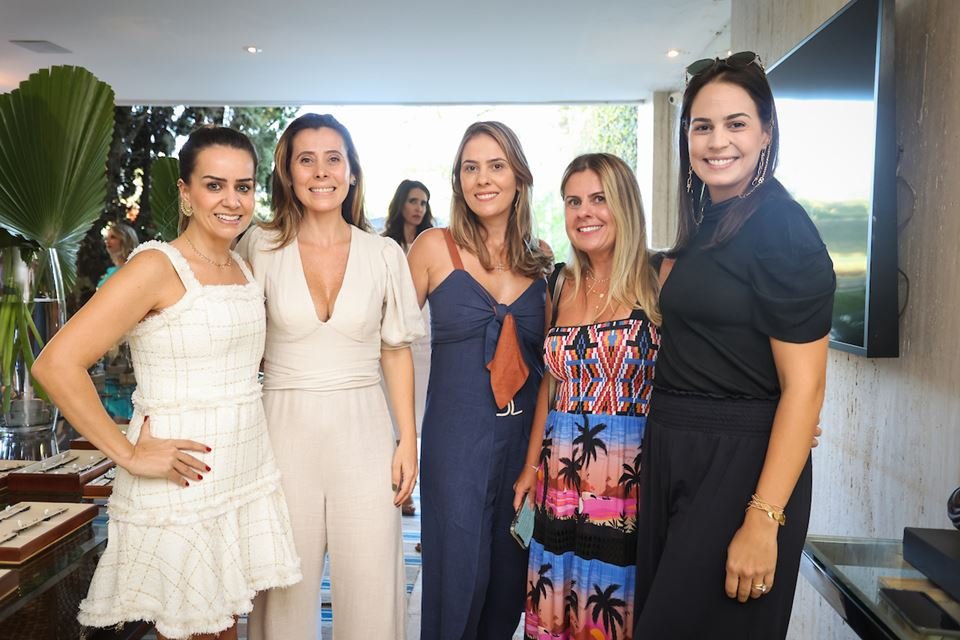 Raquel Haddad, Priscilla Skaf, Patrícia Skaf, Sara Skaf e Tainah Barreto