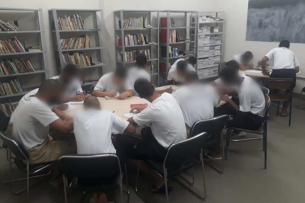 Projeto Palavras que Libertam, criado pelo escritor Binho Cultura