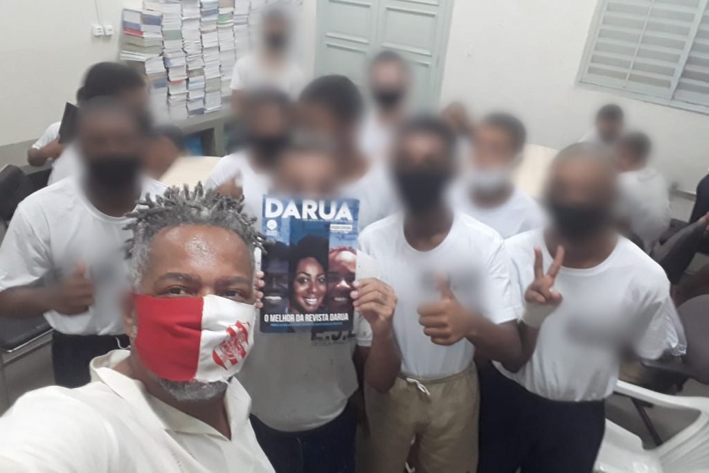 Projeto Palavras que Libertam, criado pelo escritor Binho Cultura