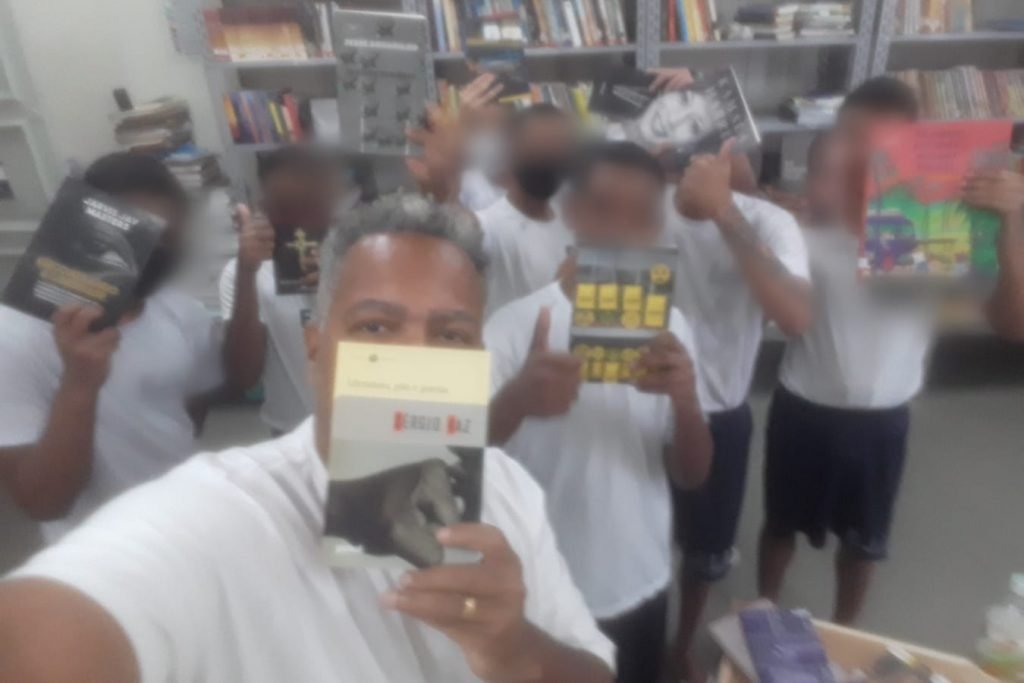 Projeto Palavras que Libertam, criado pelo escritor Binho Cultura