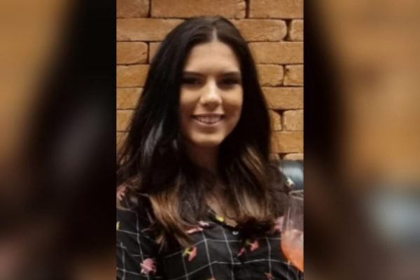 Sabrina Freitas Cartaxo Araujo Pereira, 16 anos, desaparecida em Copacabana