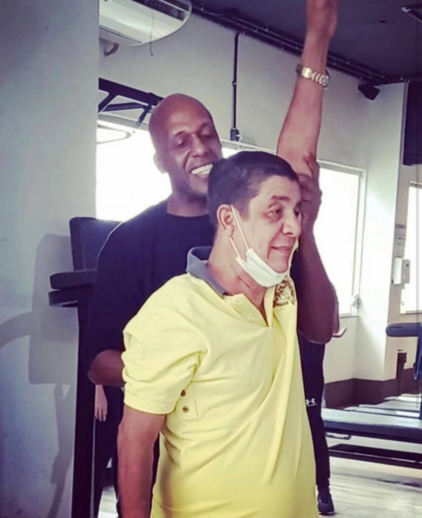 Zeca Pagodinho malhando