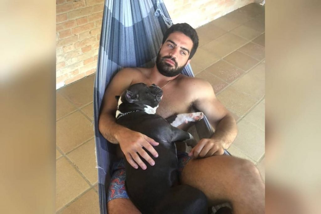 giuliano ferrado e o cachorro weiser que morreu em voo da latam no dia 14 de outubro