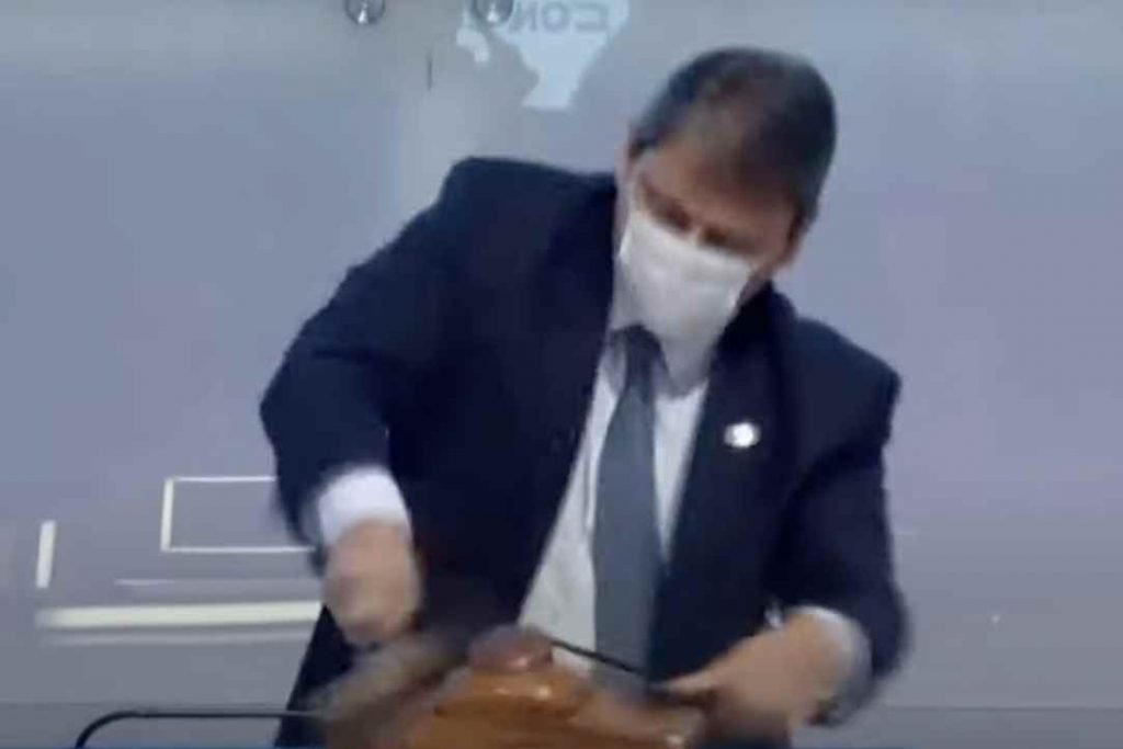 Tarcísio Freitas leilão