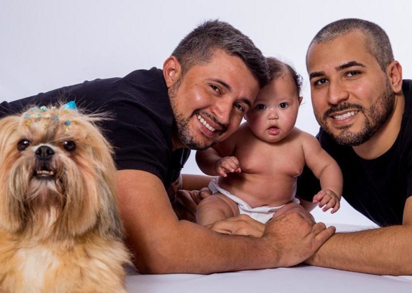 casal e bebê