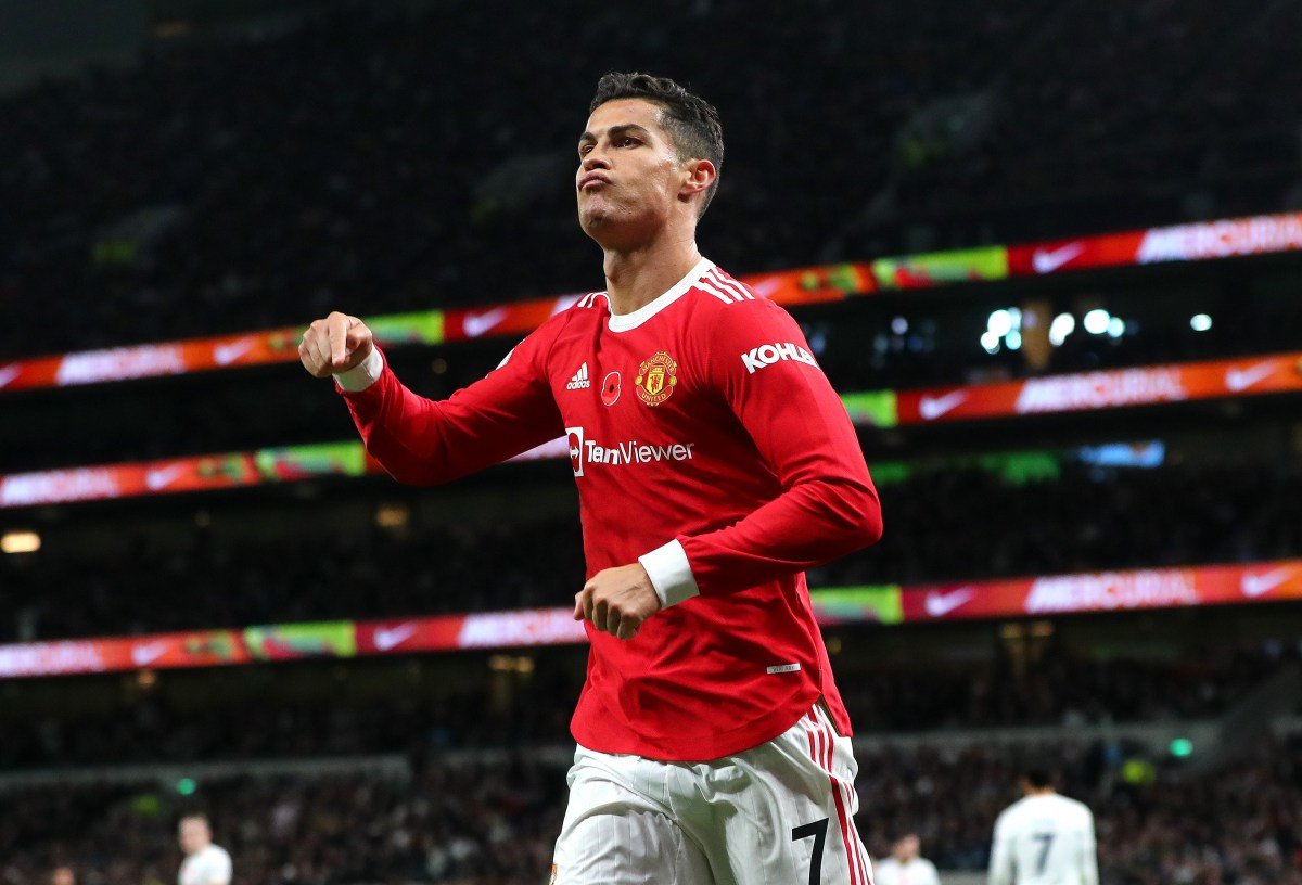 Cristiano Ronaldo: Qual o salário, onde nasceu, idade, quantos gols já fez  - Esporte - UOL Esporte