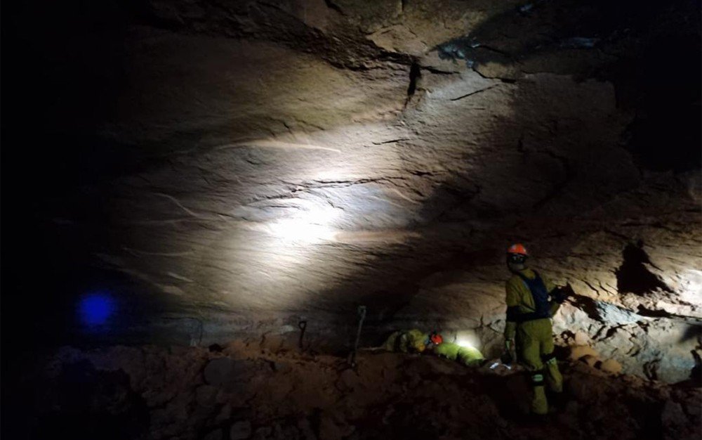 O teto de uma gruta caiu quando um grupo de 26 pessoas fazia um treinamento em Altinópolis
