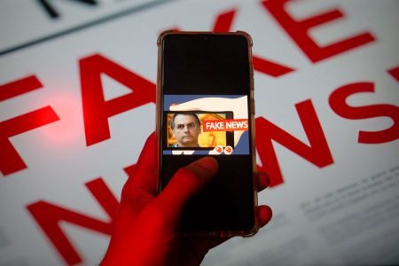 presidente Bolsonaro fake news youtube deletados bloqueio