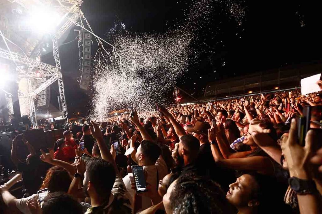 Platéia de show do cantor Gusttavo Lima - Goiânia (GO) 23/10/2021 Em clima de normalidade sanitária, show do cantor Gusttavo Lima, para 15 mil pessoas, é o primeiro grande evento de Goiânia desde o início da pandemia.