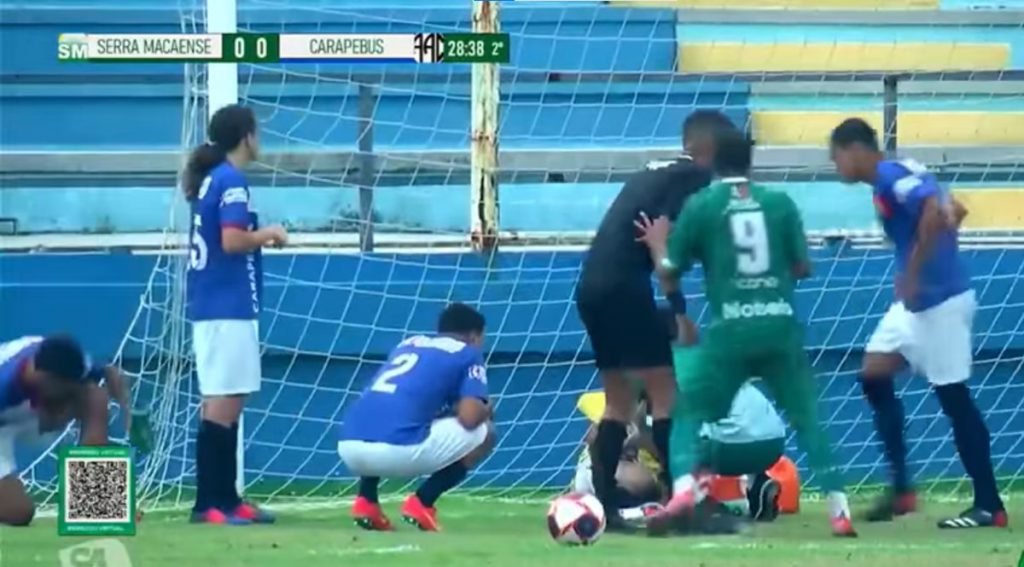 Tiroteio interrompe partida de futebol em Macaé; veja vídeo