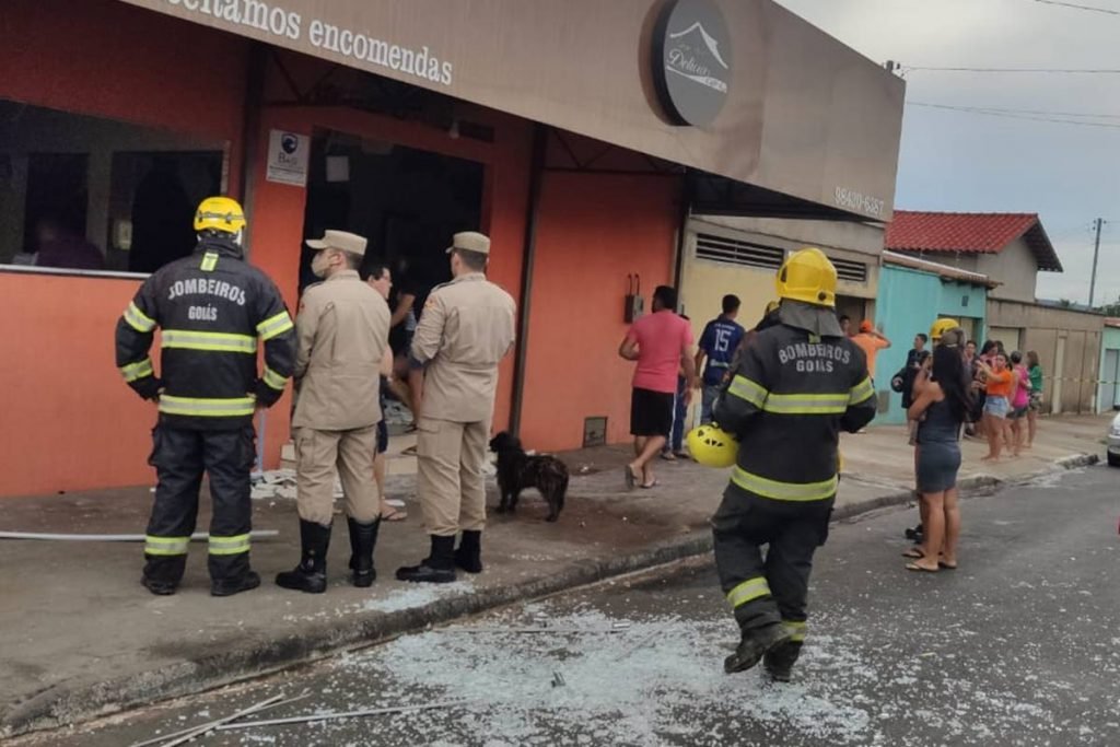 gás explode em padaria de goiás e homem fica com 70% do corpo queimado