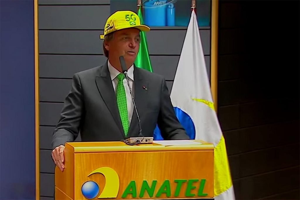 Com presença de Bolsonaro, Anatel inicia leilão do 5G