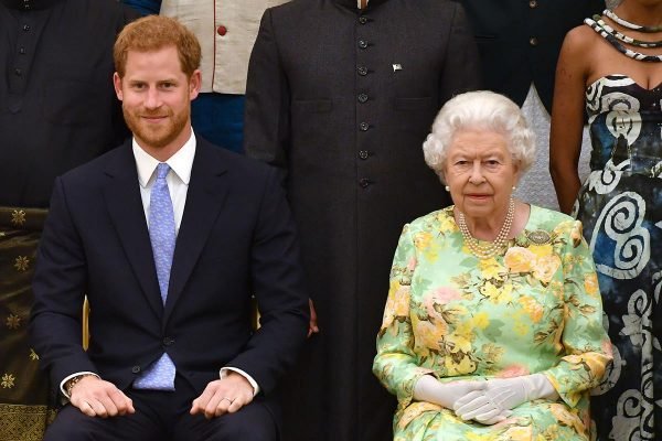 Príncipe Harry e rainha Elizabeth
