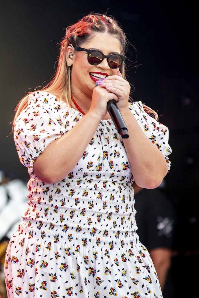 cantora Marília Mendonça durante show