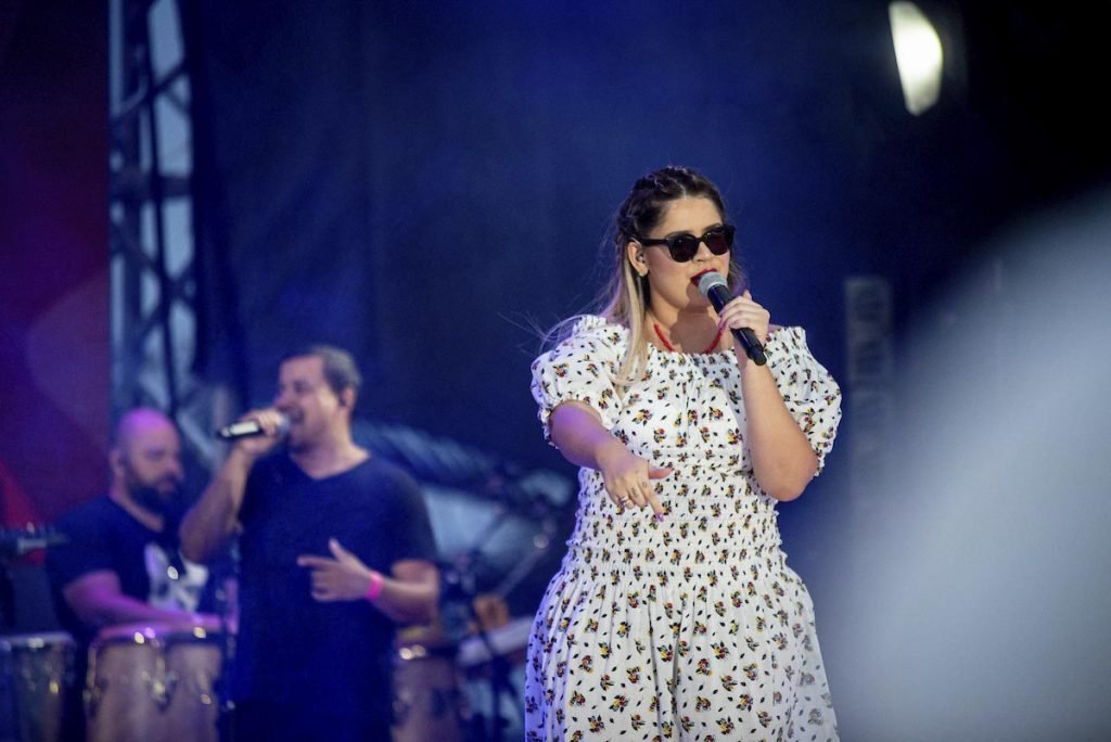 cantora Marília Mendonça durante show
