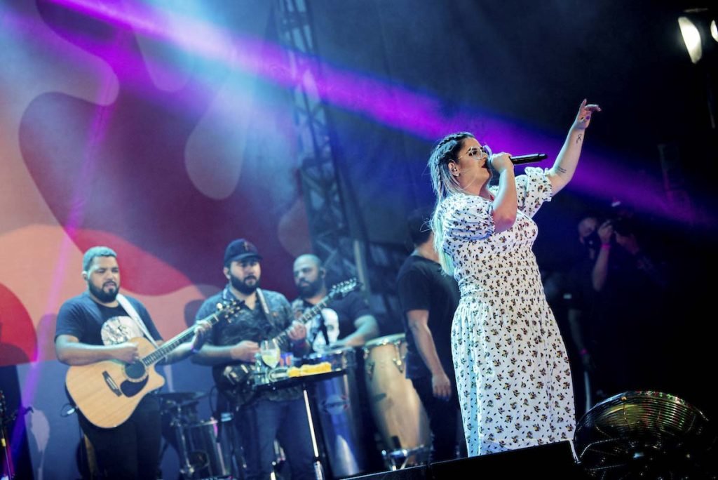 cantora Marília Mendonça durante show