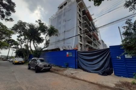 Elevador despenca de prédio em construção e trabalhador morre em Curitiba