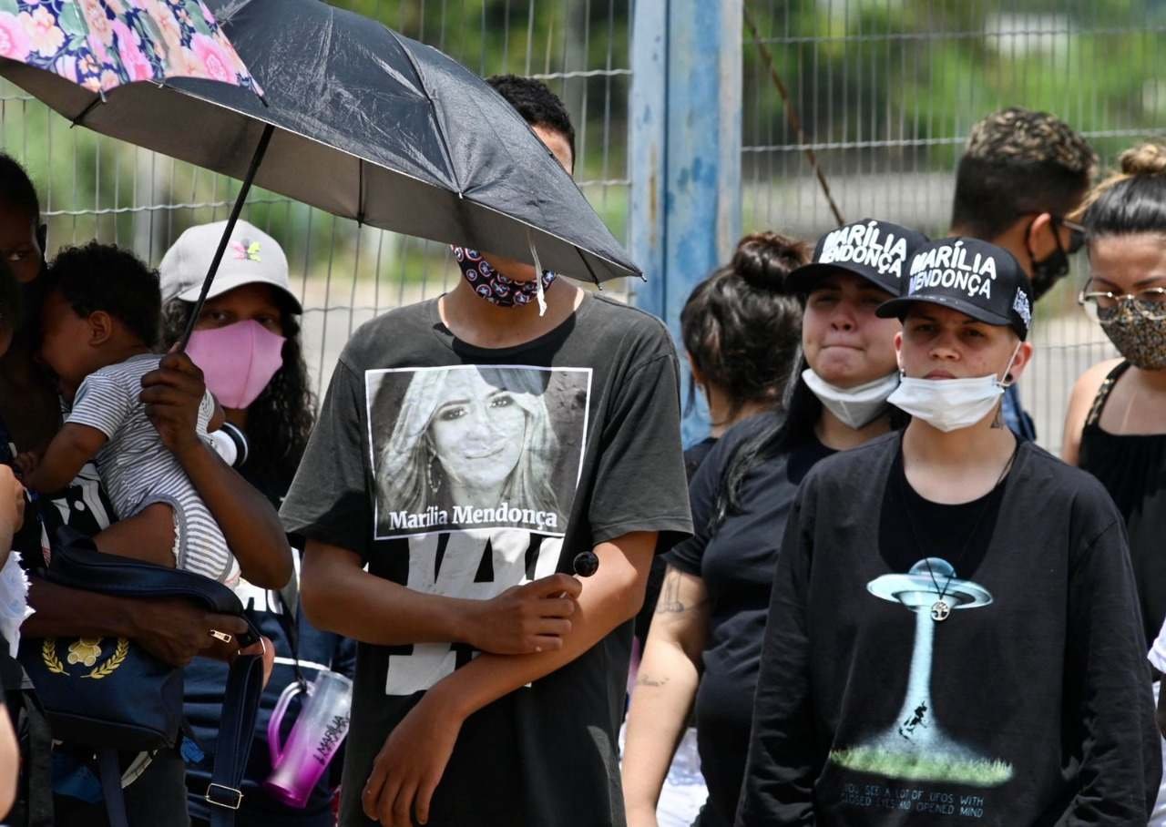 Irmãs do copiloto do avião em que Marília estava lamentam morte: 'Herói' -  Gerais - Estado de Minas