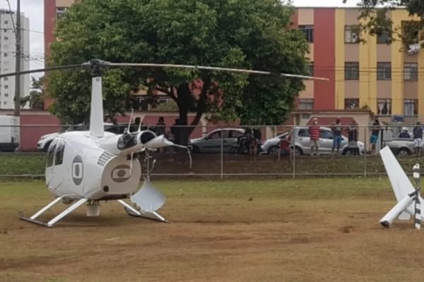 Helicóptero da Globo faz pouso forçado em gramado de Belo Horizonte